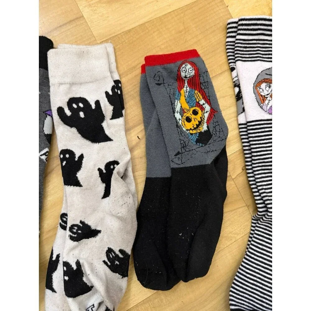lot of seven women’s Halloween crew socks